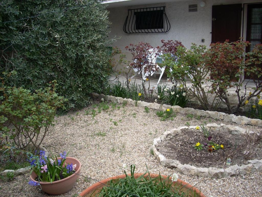 Appartement 239 Les Salicornes Arles Bagian luar foto